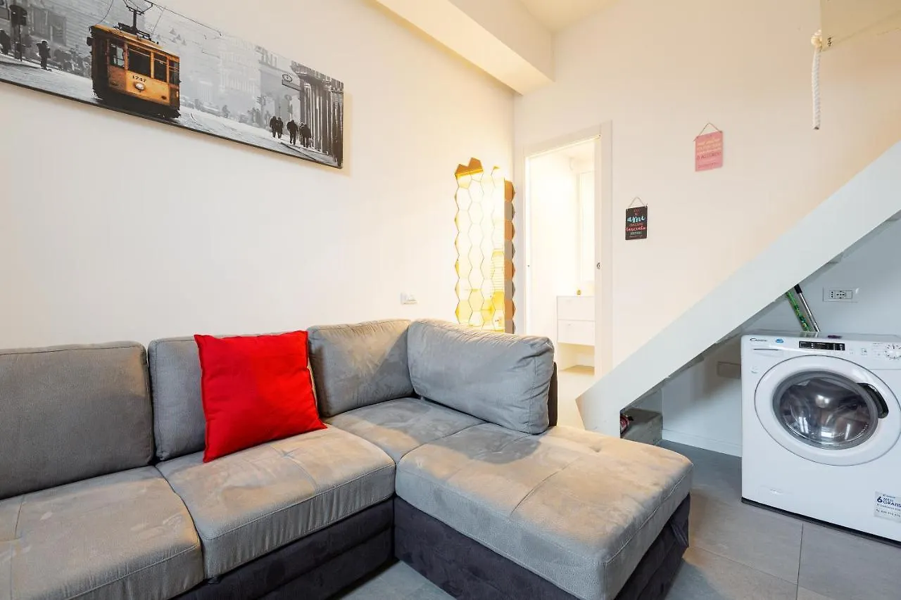 Cosy And Quiet Apartment In Milano Italy