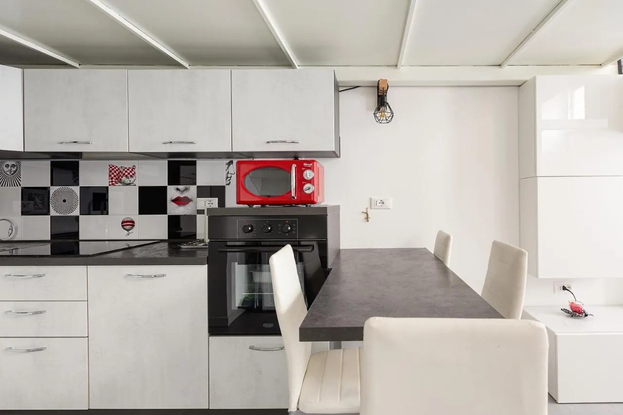 Cosy And Quiet Apartment In Milano