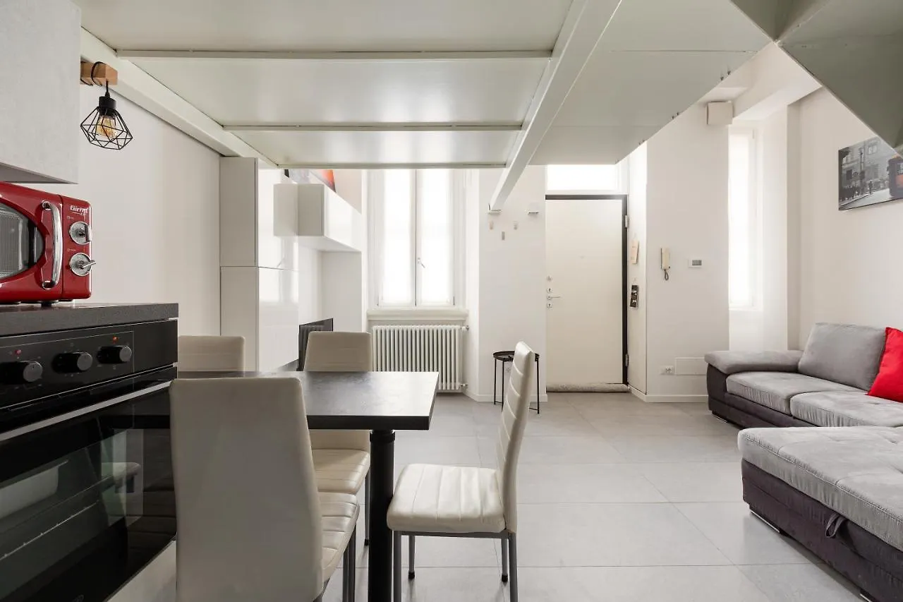 Cosy And Quiet Apartment In Milano