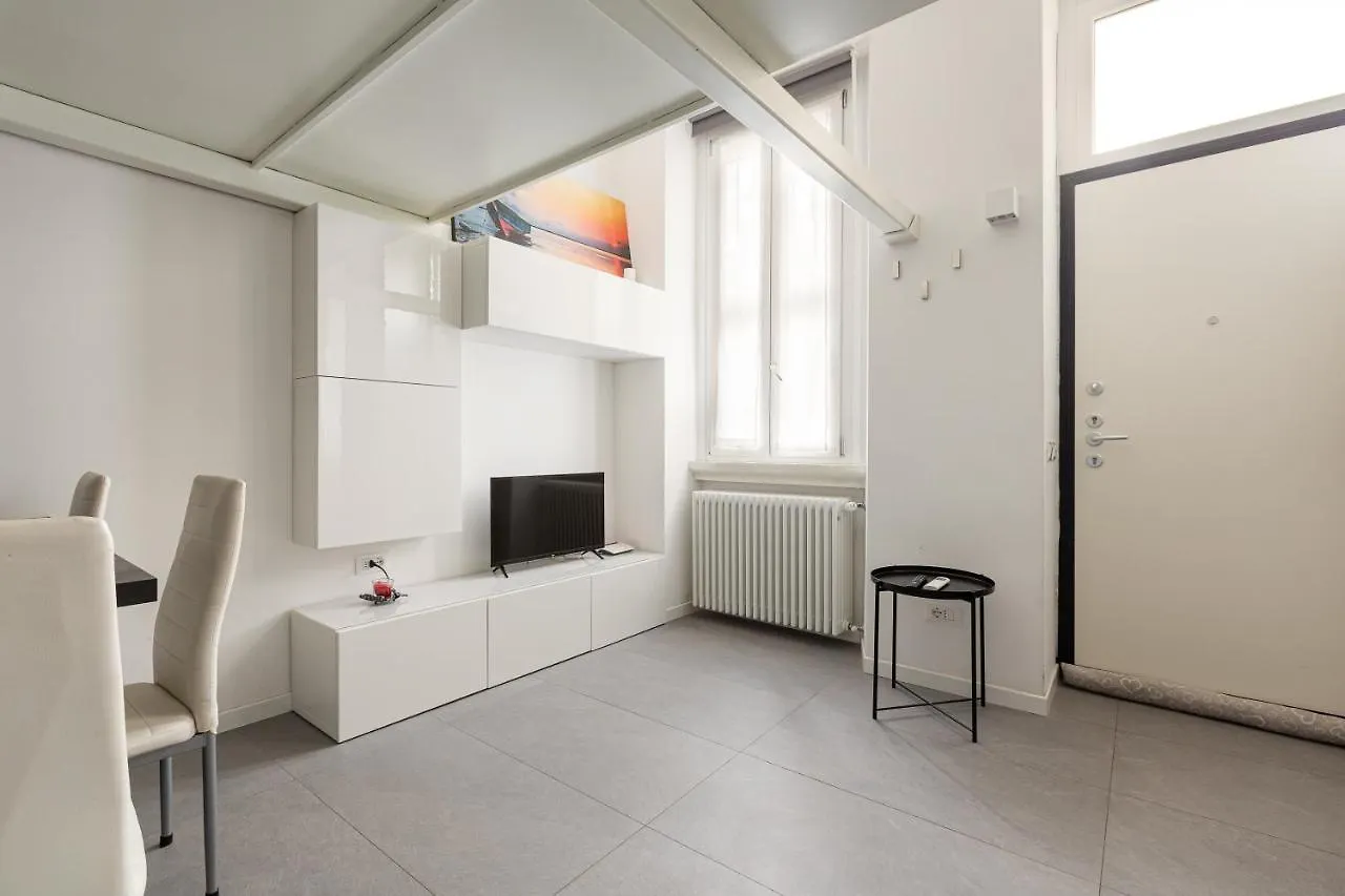 Cosy And Quiet Apartment In Milano 0*, Milan Italy