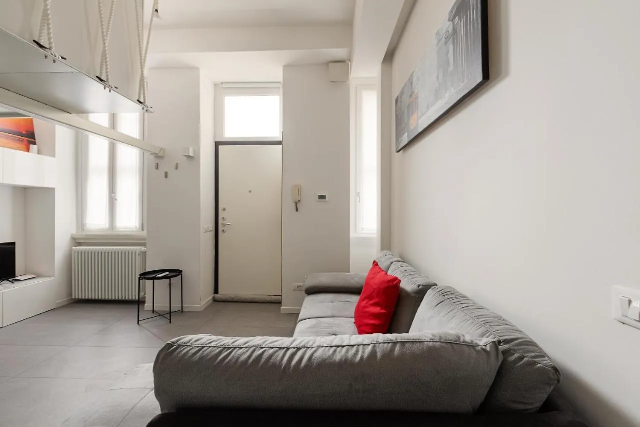 Cosy And Quiet Apartment In Milano Italy